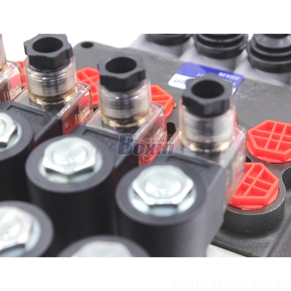 Direct from Manufacturer: P80 4-Spool Monoblock Hydraulic Valves detail image